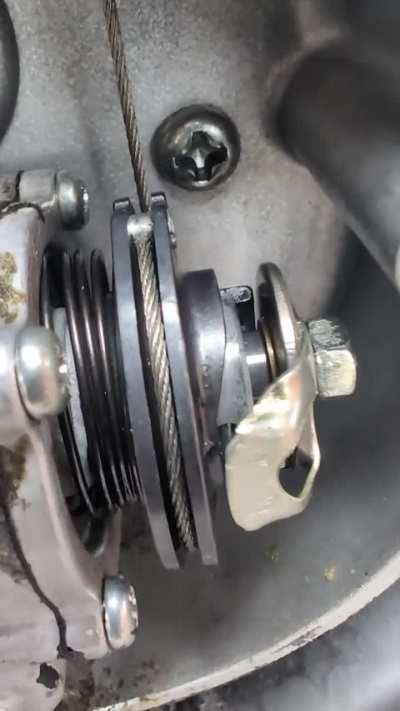 Does this Yamaha 2 stroke oil pump stroke looks like it's moving enough ?