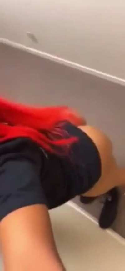 Her shit smackin&acirc; 