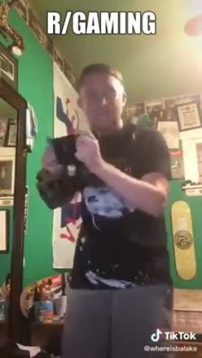 Random video from gallery 7 I downloaded this one from reddit a while ago idk who made it