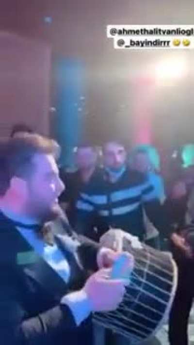 Efsaneler &ouml;lmez sadece şekil değiştirir