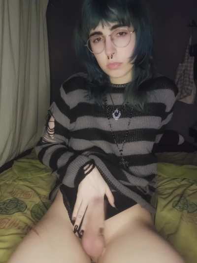 there's nothing better than a girl with a pretty face and a cute dick :3