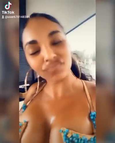 Ashanti still a 💎💎💎