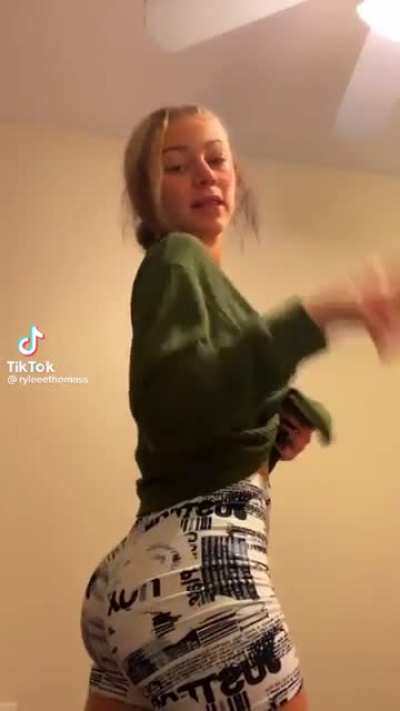 That jiggle is unreal&hellip;