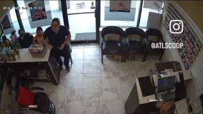 Atl robbery gone wrong (& awkward) ð