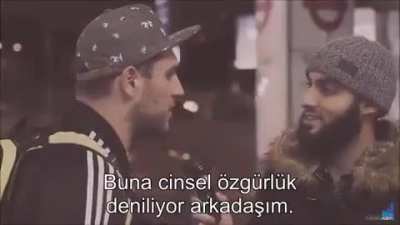 Hellfire reis burada İngiliz toplumunun nabzını tutmuş ve karşılaştığı cevaplarla şaşkına d&ouml;nm&uuml;ş. Bir insanın kız kardeşinin cinsel &ouml;zg&uuml;rl&uuml;ğ&uuml;ne saygı duyması fikri a&ccedil;ık&ccedil;a onun zihnini zorluyor, anlamlandıramıyor. İslam erkeği gururundan, kadını ise hem gu