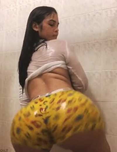 Wet mamacita