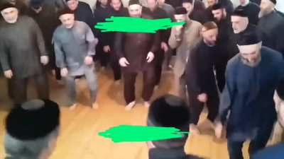 Video bana ait değil yeşillikler reklamı &ouml;nlemek i&ccedil;in Ben: Ya d&uuml;nki depremi hissettiniz mi? &Uuml;st komşu: Yoo ne depremi Yine &uuml;st komşum