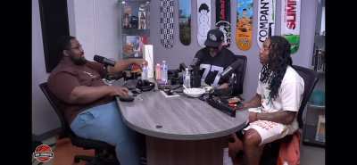 Bricc lowkey a buster cro😔 He'd give 5'3 compa a fade but when it comes to DW going on 5 podcasts dissing tf outta him his reply is " Im not even gonna reply to them nighas " 