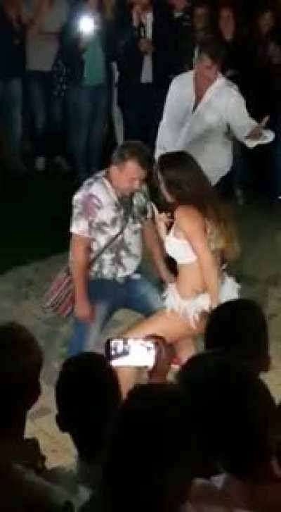 Dance with me!