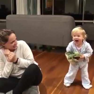 wOmAN GEts dEvOUrEd By T-REx