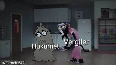 Bir dakika kapı &ccedil;alıyor hemen geliyorum