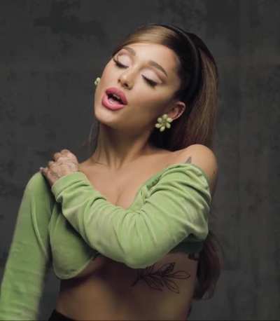 Beautiful Underboob