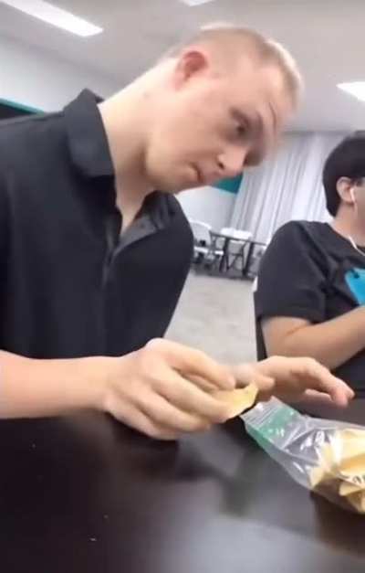 😲