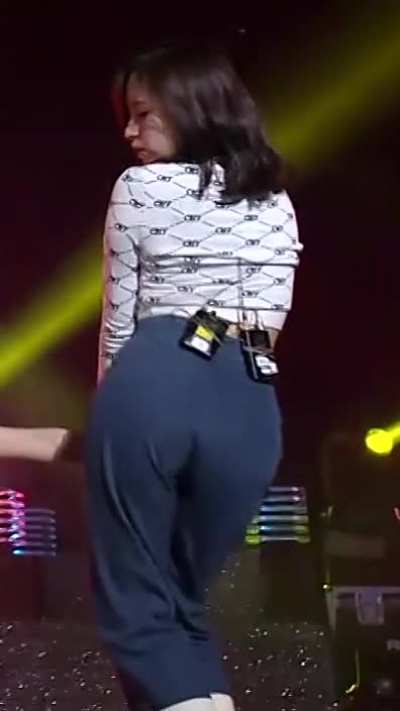 Mina’s ass