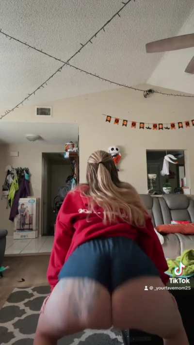 @_yourfavemom25