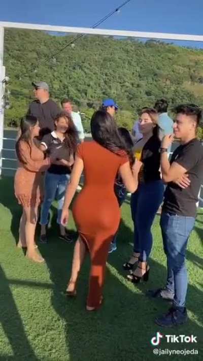 No Party Goers Were Injured by the Shakin&rsquo; of this Big Ol&rsquo; Ass!