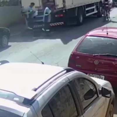 WCGW when opening a door blindly and riding your bike on the wrong side of the road