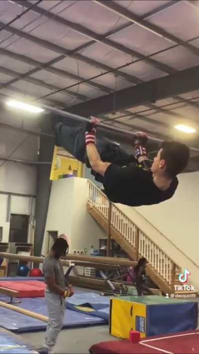 Some freestyle calisthenics for any of y&rsquo;all who like fitness tik tok stuff