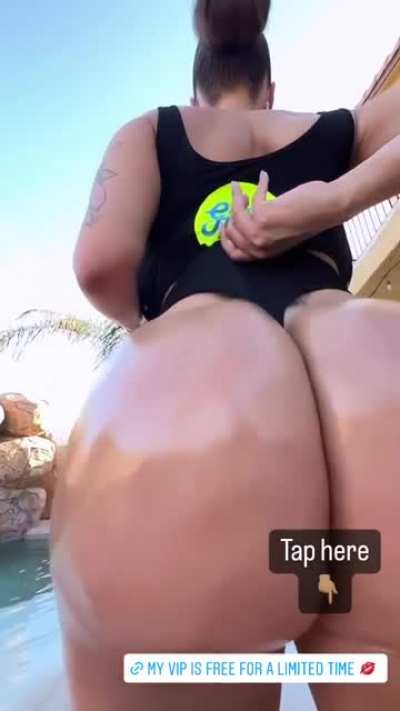 Iamsaragold &hellip;. Cheeks!!!! Fill The Room