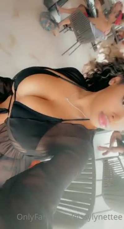 🖤🍑😈