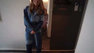 Julia Beautx&rsquo; Outfit beim GNTM Finale&hellip; hat sie es mal von sich aus gezeigt oder sehen wir das dann in nem Vlog in 3 Monaten? &hellip; Quelle-&amp;gt; Kommentare