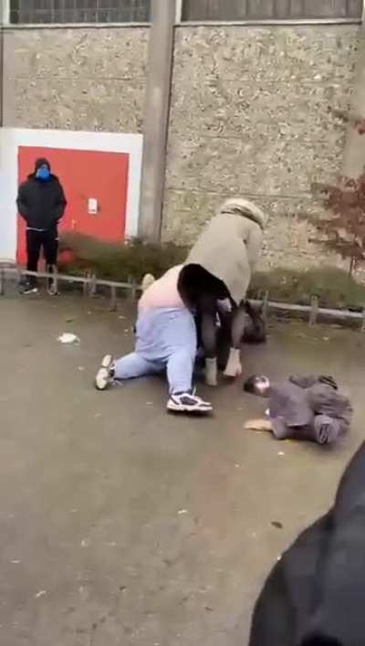 350Kg VS 60Kg