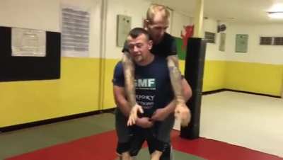 How to escape a rear choke