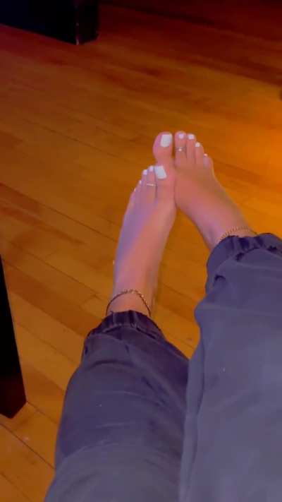 White just looks so damn good on my toes