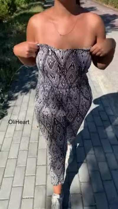 I always try to flash outside at least once a day! And you should always try to watch me flashing once a day too! Make sure to visit my FREE FANSLY! Link bellow