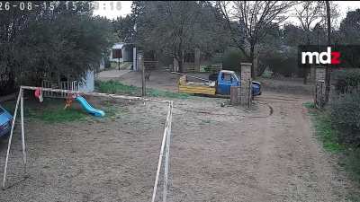 Toay, La Pampa.

Se rob&oacute; el f&uacute;tbol: entr&oacute; al patio de una casa y se llev&oacute; dos arcos en una camioneta