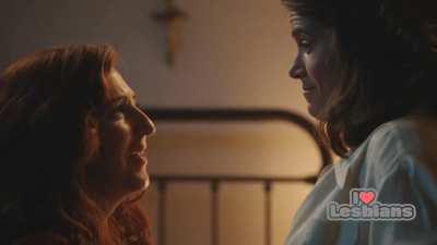 Abbi Jacobson &amp;amp; D'Arcy Carden (A League Of Their Own - s01e04 - Scene #2) *NO MUSIC*