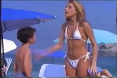 Comercial: Havaianas - Deborah Secco (1999).