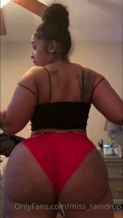 Drop AZZ GOTTA BE 50inch&rsquo;s or better!!!