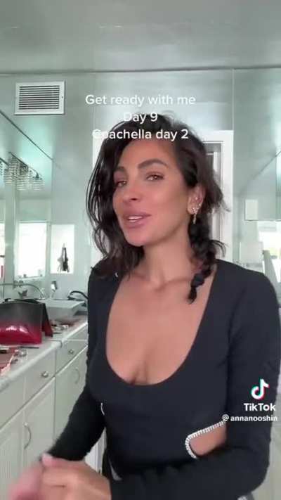 Anna Nooshin