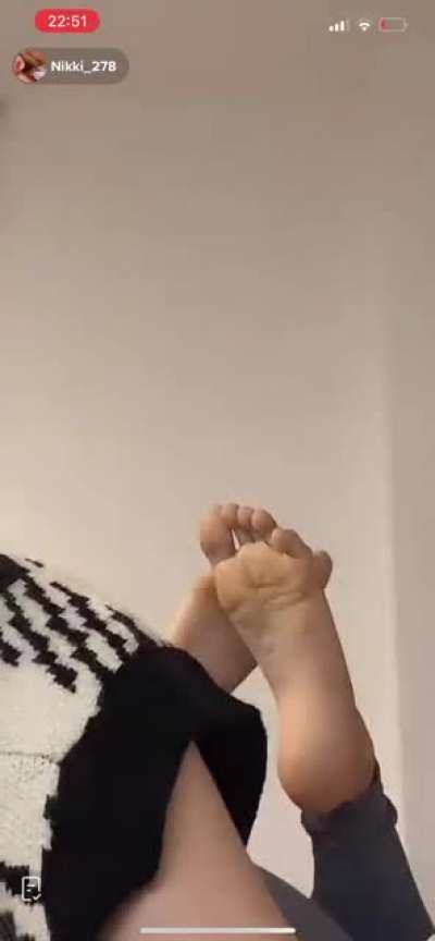 Part 4 - @nikolaa265 The pose &amp;amp; a close up!! Live right now!!
