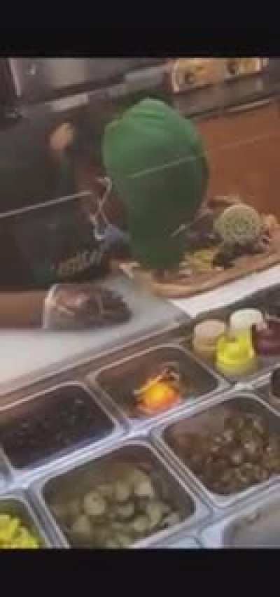 Making a sub at soubway