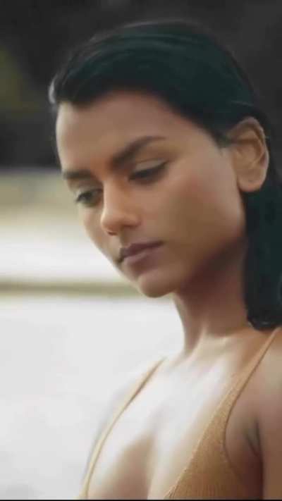 Simone Ashley 