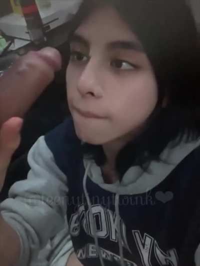 Accidentally sucked dick ð