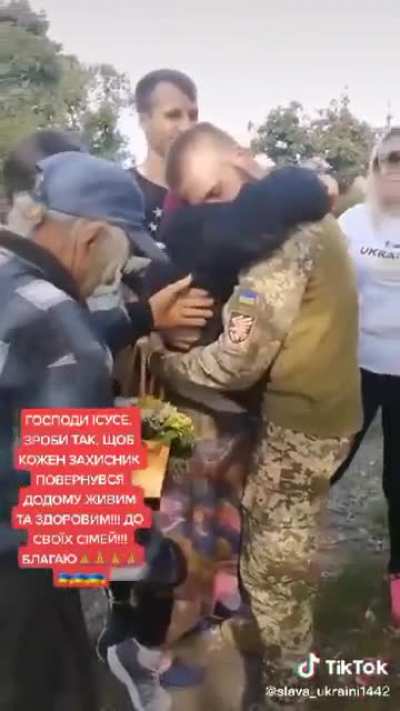 Ukrainian soldier visits his grandmother, who lived in territory invaded by Russia