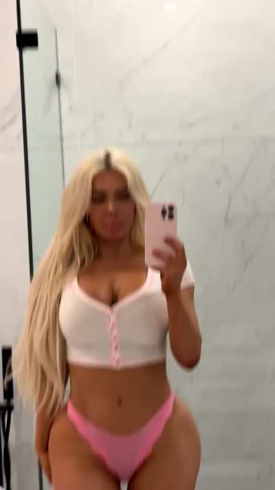 I don't have a bf so I just post my nudes here, thanks for watching