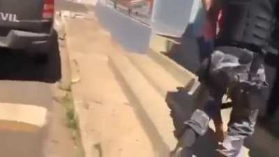 This was on Imperatriz city, state of Maranh&atilde;o on Brazil. The guy who's hit is a victim of robbery. He's got arrested too for hit the robber.