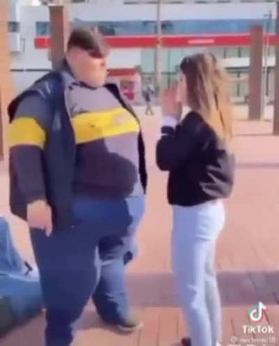 Pour chipiado se queda con la chica
