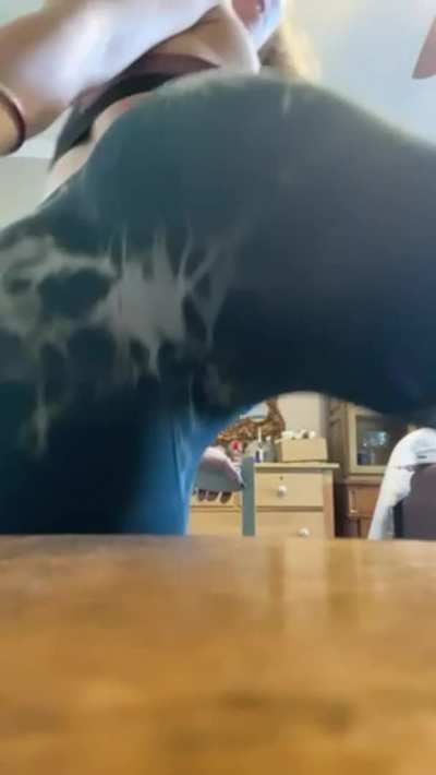 New leggings means I gotta shake my booty!
