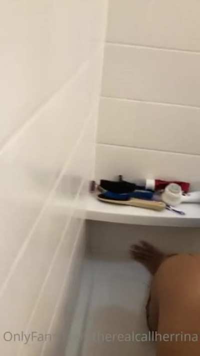 Getting that ass cracked up in the shower