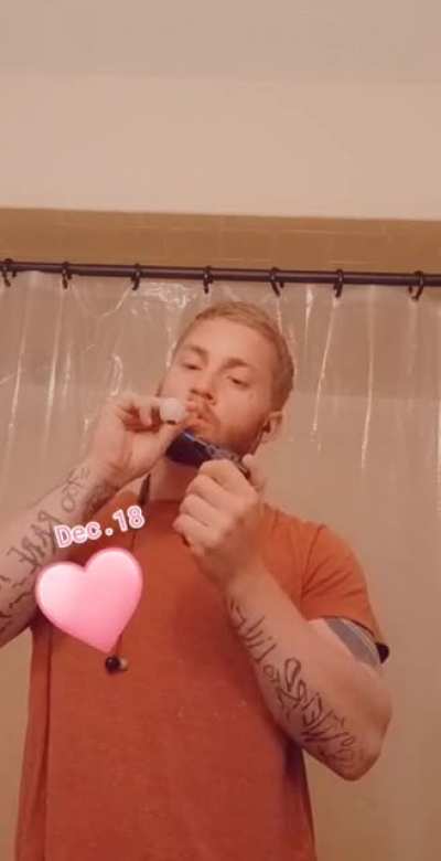 New here in Florida 25[M] also in a sober living house