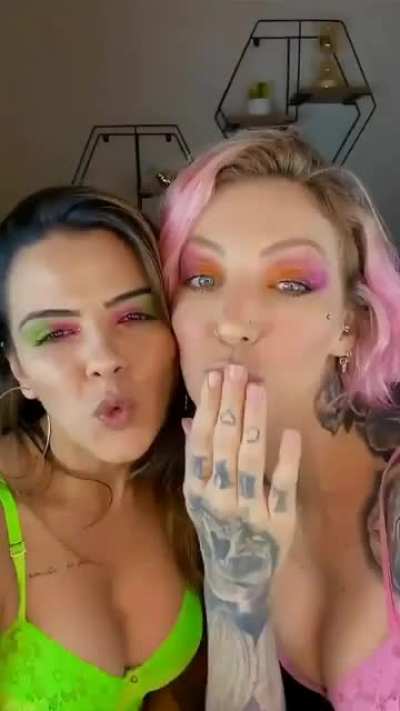Bruna & Priscila (Zoo)