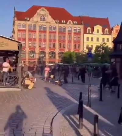 Zach&oacute;d przyjechał do zacofanej, brudnej Polski