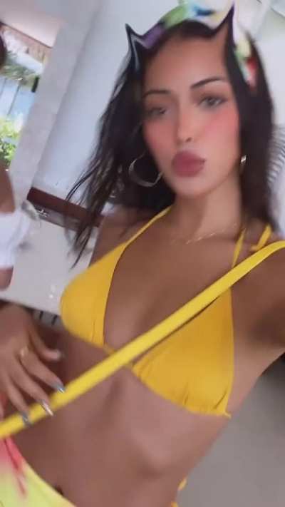 Bikini Babes