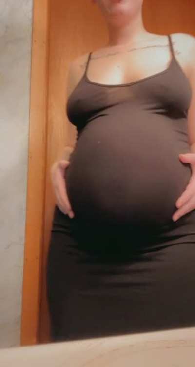 22 weeks and huge ❤️