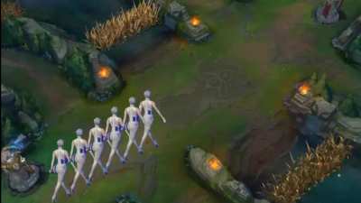 Minions after 1 minute into the game 💋🚶🏻&zwj;♀️🚶🏻&zwj;♀️🚶🏻&zwj;♀️💨